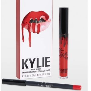 KYLIE COSMETICS LIPKIT